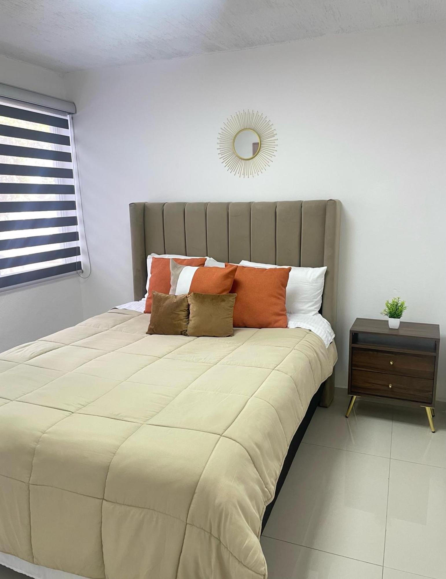 Suites Jacarandas 203 Guadalajara Esterno foto